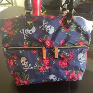 Betsy Johnson Skull 💀 and Roses 🌹 Handbag